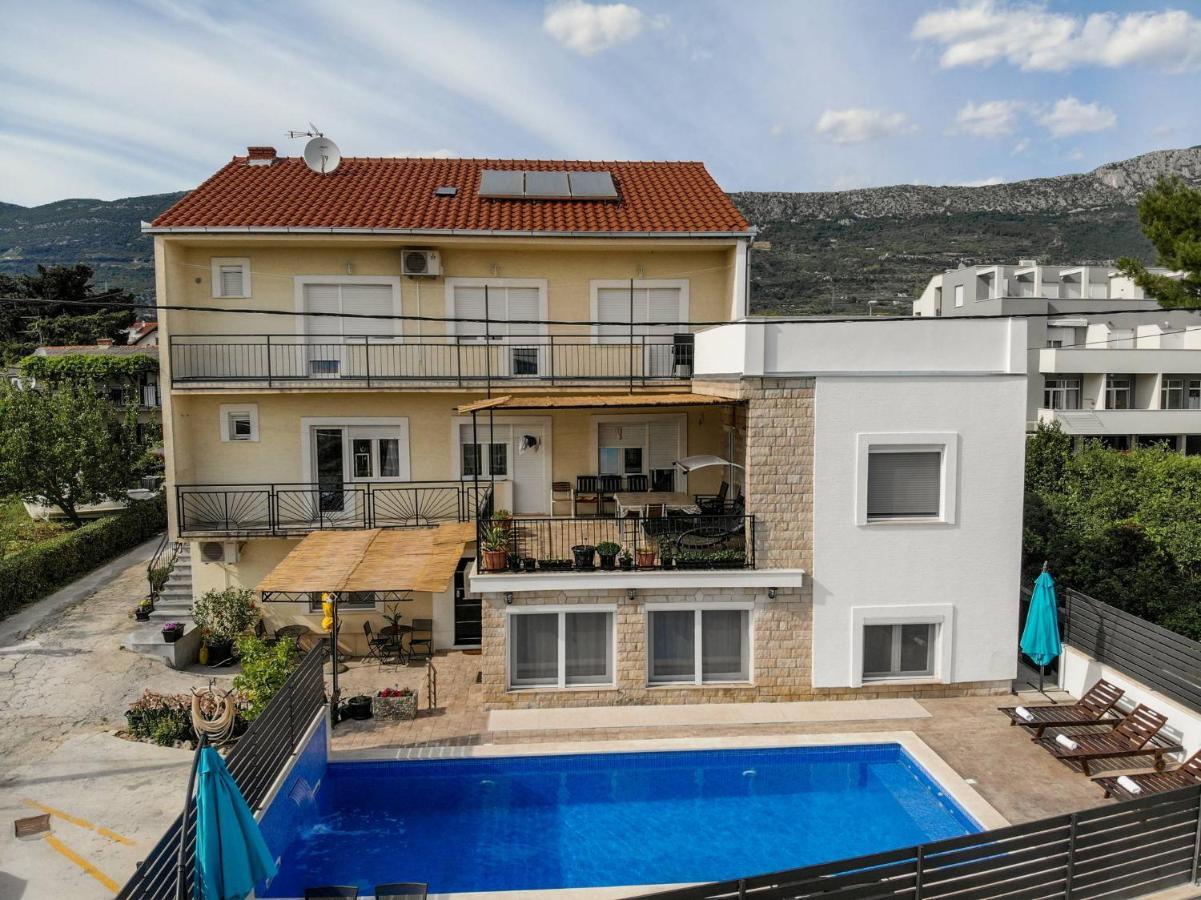 Apartmani Jukic Каштела Экстерьер фото