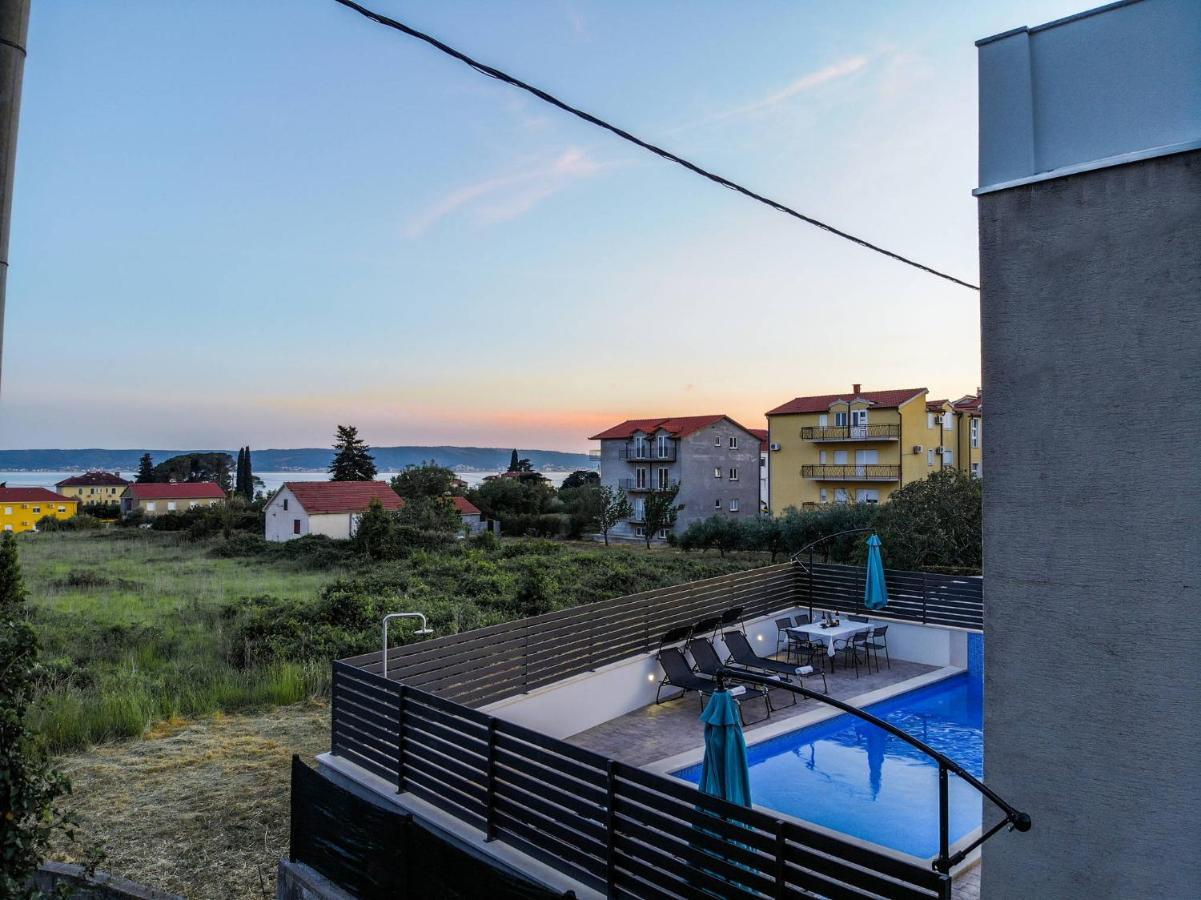 Apartmani Jukic Каштела Экстерьер фото