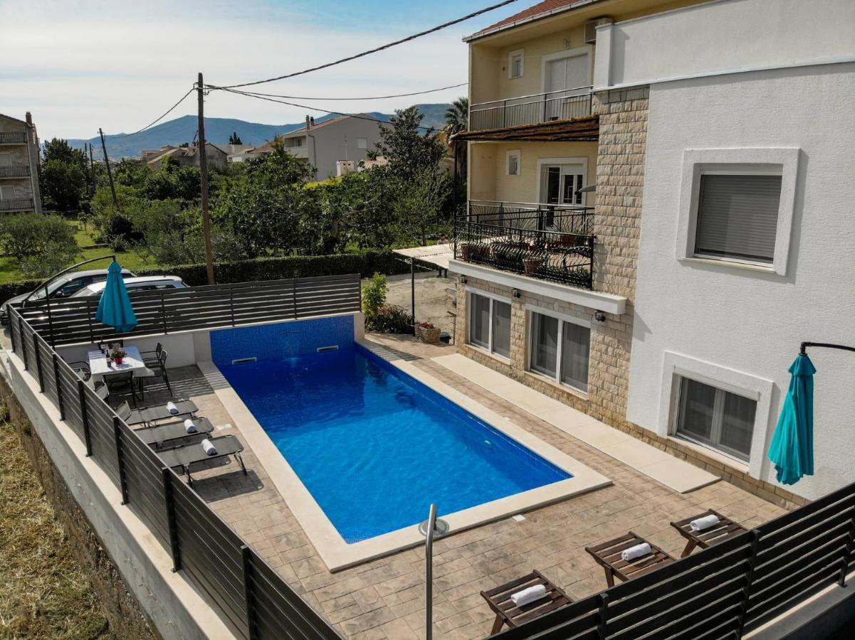 Apartmani Jukic Каштела Экстерьер фото