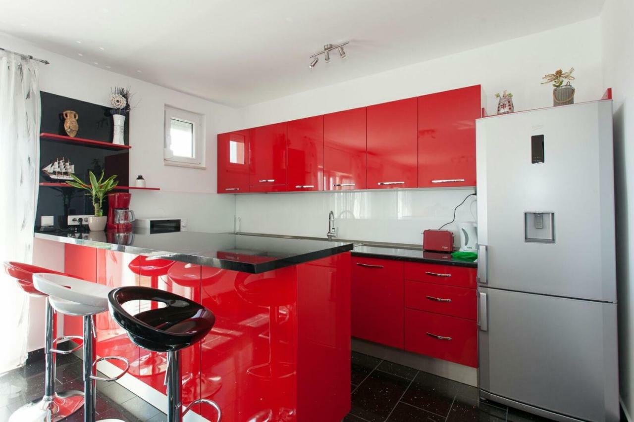 Apartmani Jukic Каштела Экстерьер фото