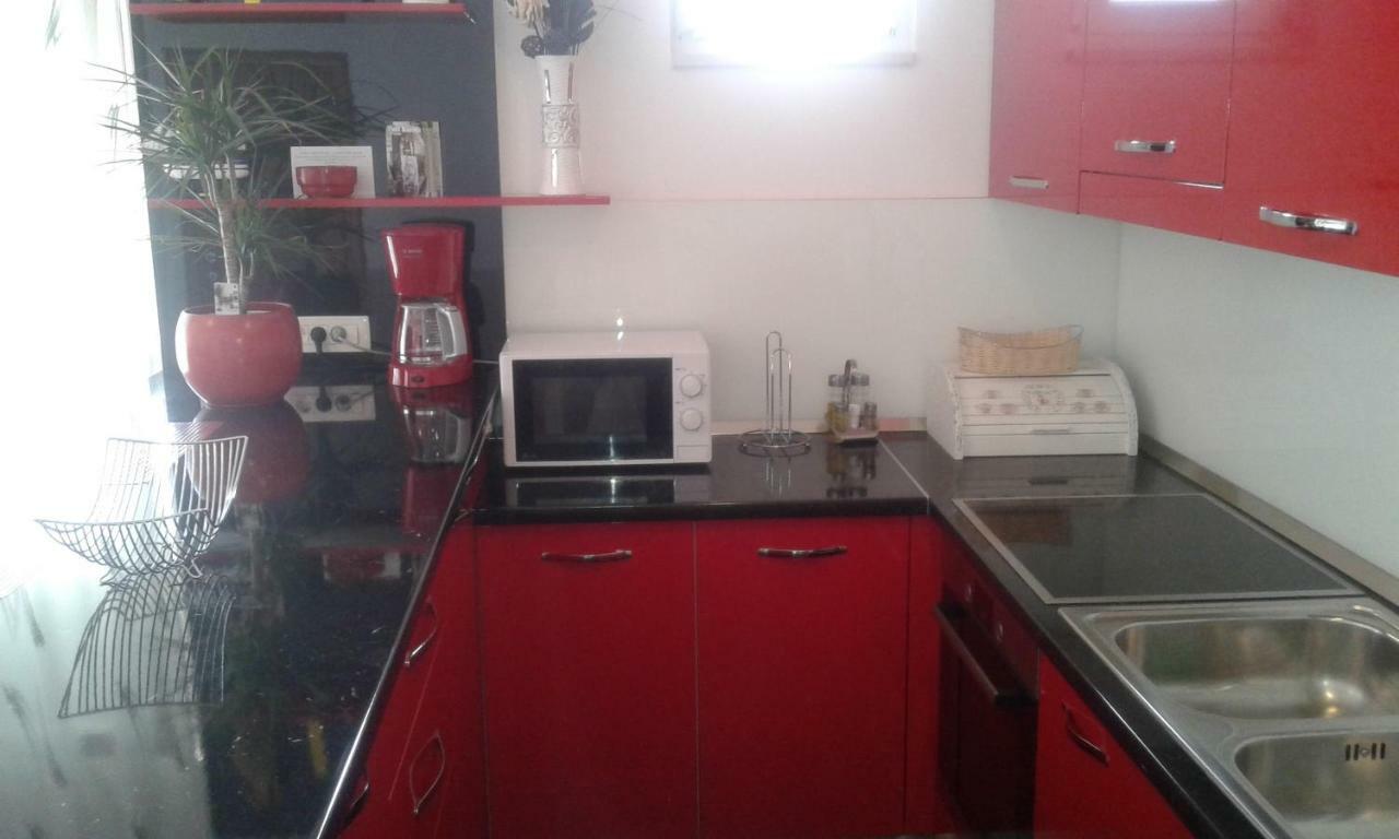 Apartmani Jukic Каштела Экстерьер фото